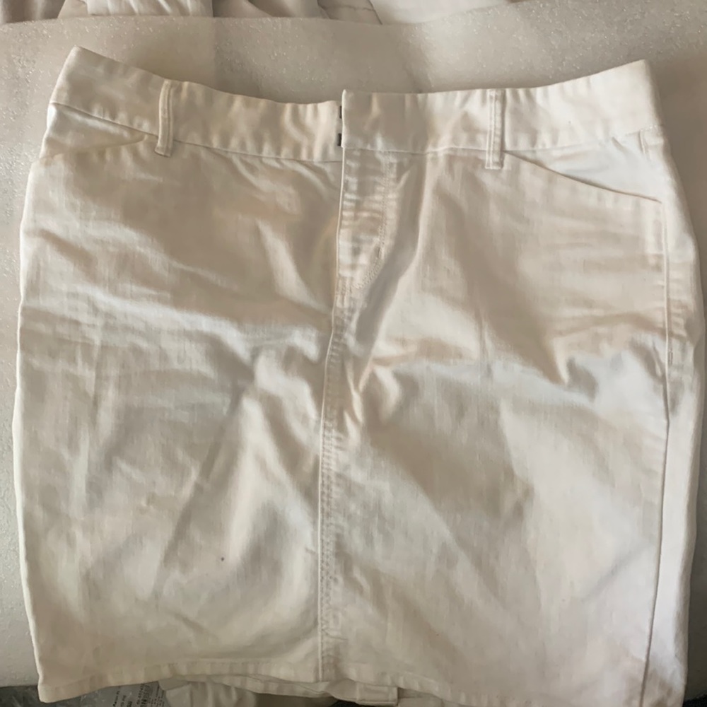 Old Navy size 14 white denim skirt